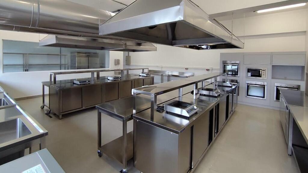 Curso de Nutrição da UCS Bento inaugura laboratório de técnica dietética.