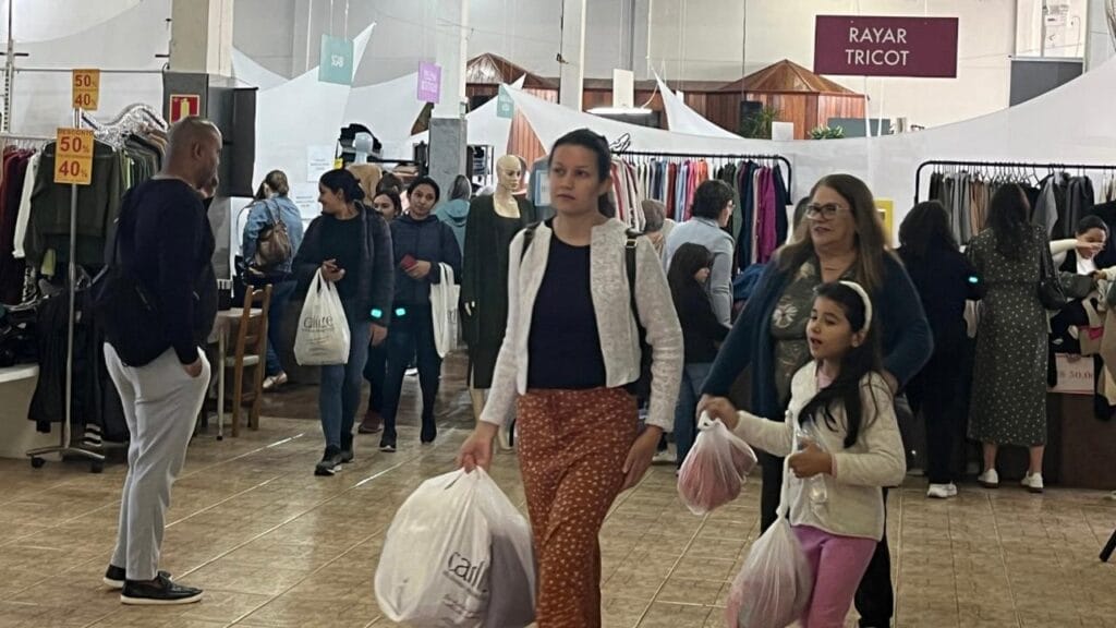 Armazém das Pontas da CDL-BG recebeu 3 mil pessoas.