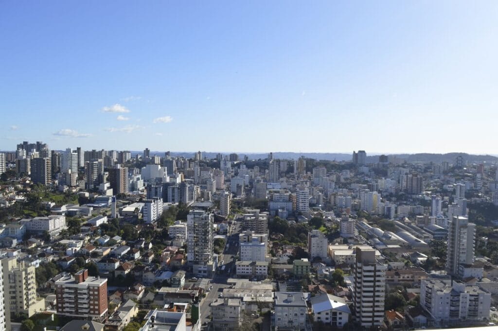 Bento Gonçalves atinge recorde de empregos formais em julho.