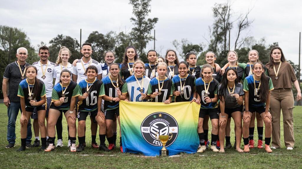 Atleta bento-gonçalvense conquista título do Interior no Gauchão Feminino de Futebol Sub-15.