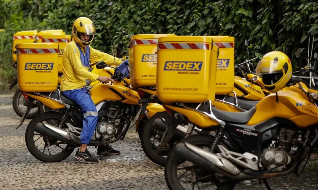 Prejuízo dos Correios dispara e chega a R$ 4,3 bilhões no 1º semestre de 2025.