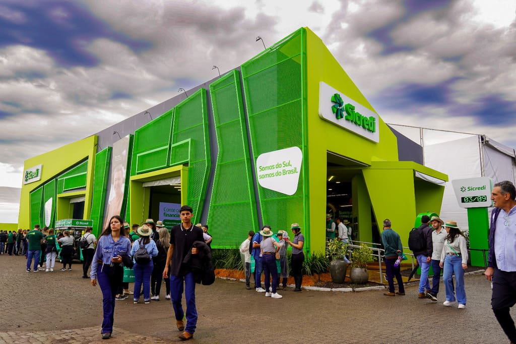 Sicredi impulsiona o agronegócio durante a Expointer 2025.
