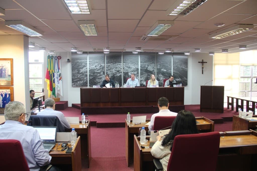 Câmara Bento aprova projeto contratação de 40 técnicos em enfermagem.