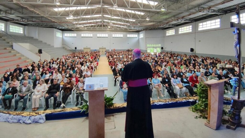 Encontro de Zeladoras da Diocese de Caxias do Sul reúne cerca de 1 mil pessoas.