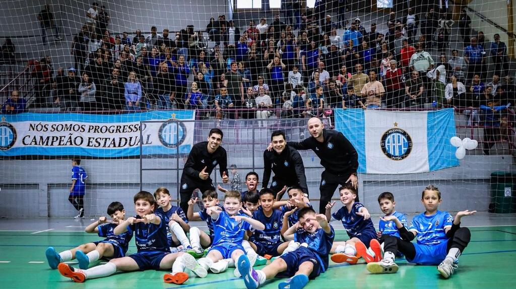 Equipe Sub 11 da AAPF durante a final do Gauchão 2025 contra a CEPE, de Canoas.
