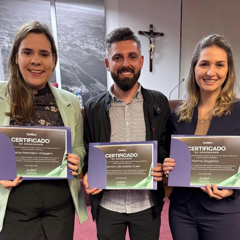 Fisioterapeutas do Tacchini são homenageados em celebração aos 40 anos do CREFITO-5.