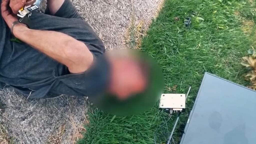 Homem carregando televisão é preso pela GCM em Bento Gonçalves
