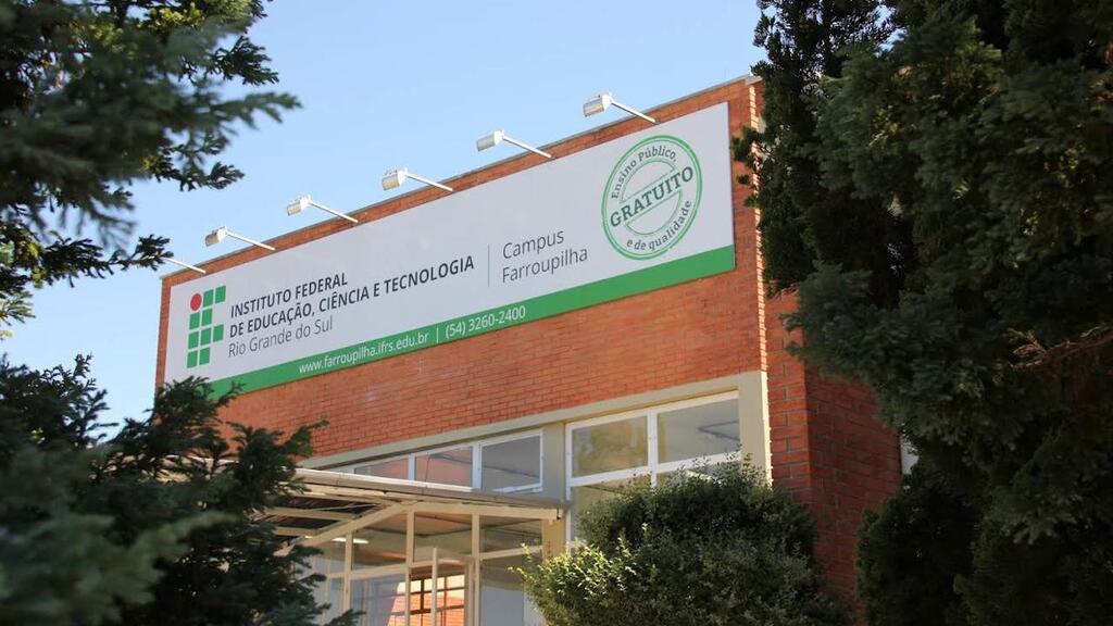 IFRS Farroupilha abre inscrições para professores substitutos em Química e Contabilidade.