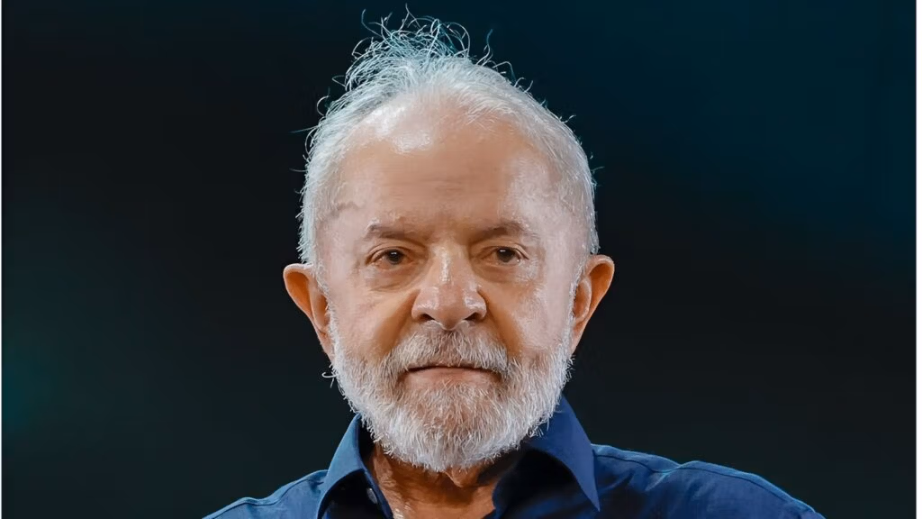 Lula faz aniversário de 80 anos.