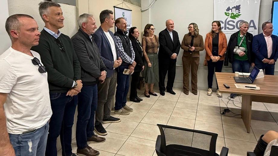 Rota dos Capitéis oficializa associação.