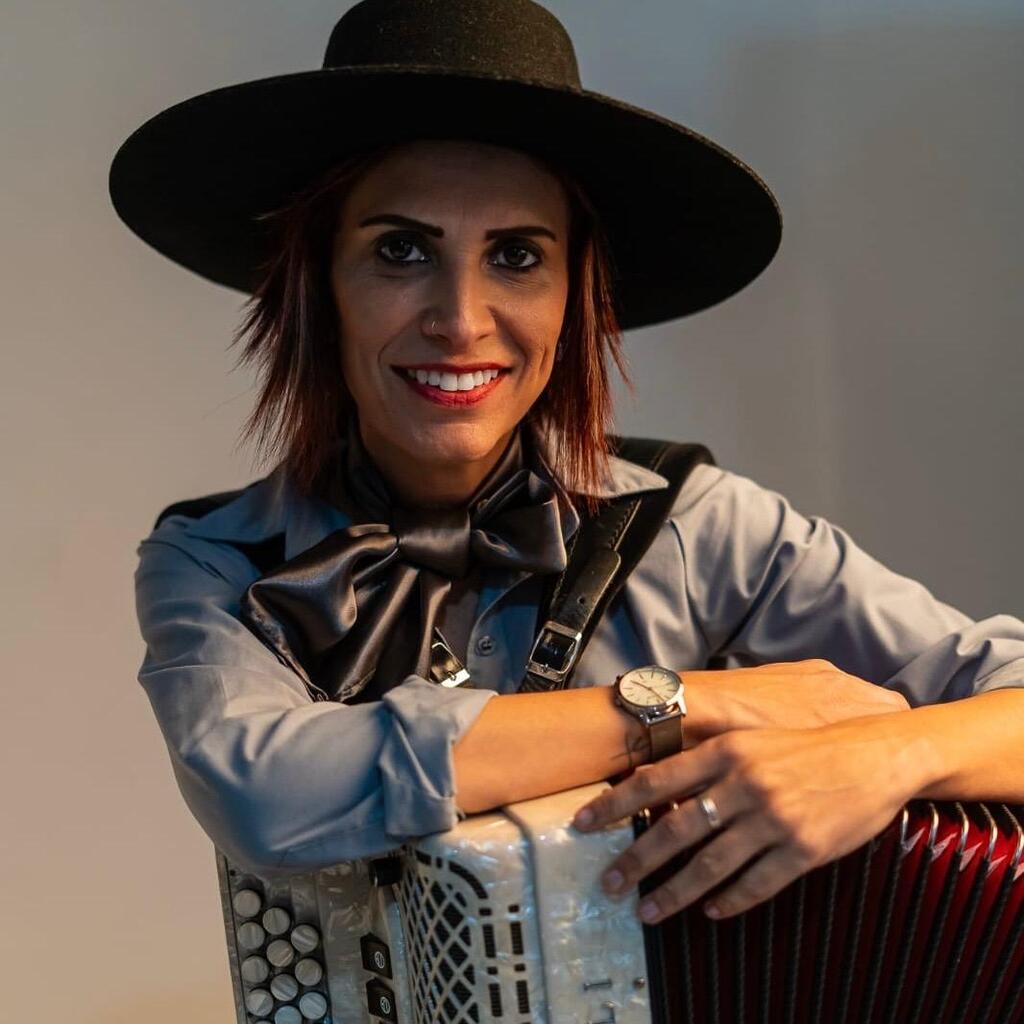 Adriana de Los Santos toca no sábado, 6 de dezembro, às 17h.