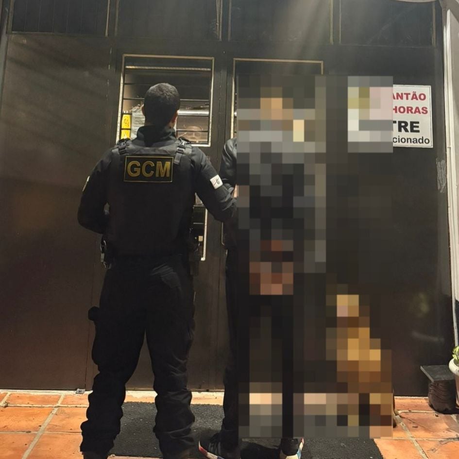 Briga de faca no Centro de Bento Gonçalves termina com homem ferido.