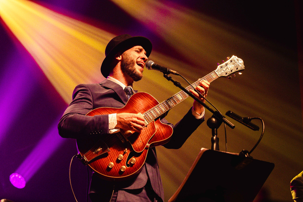 Felipe Coelho sobe ao palco no domingo, 7 de dezembro, às 18h.