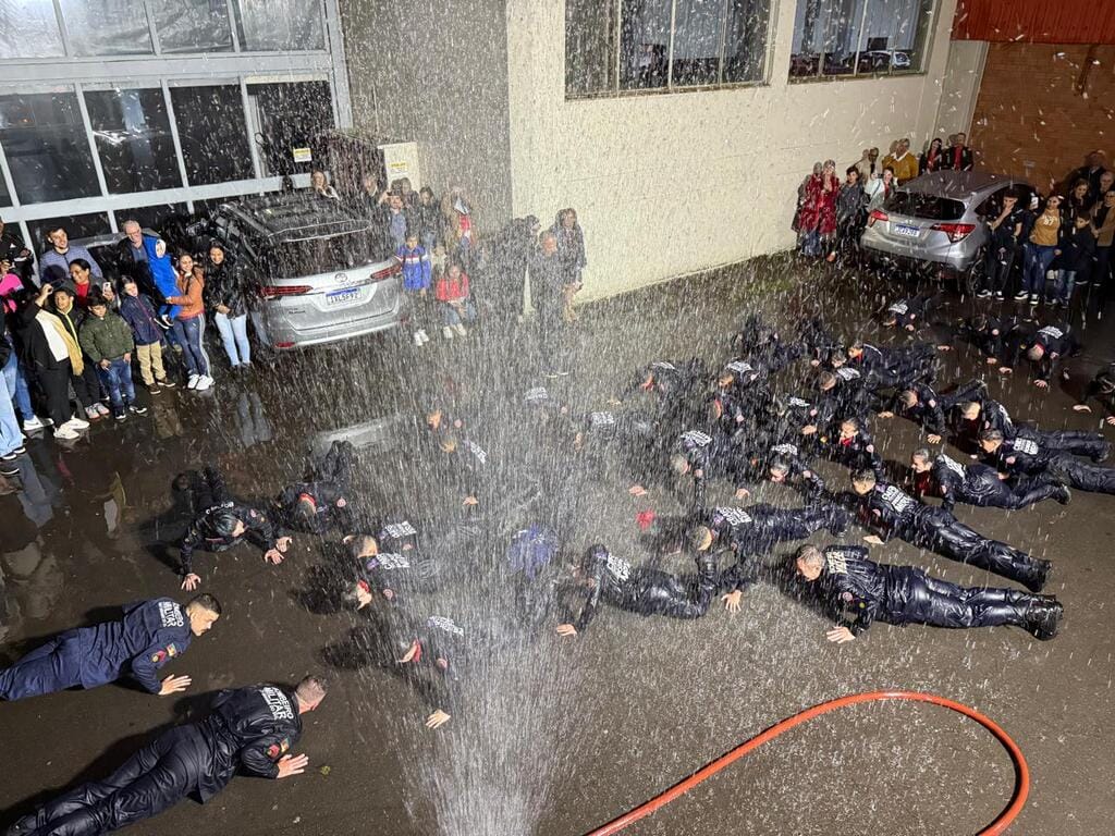 Formatura de Bombeiros Mirins em Bento Gonçalves.