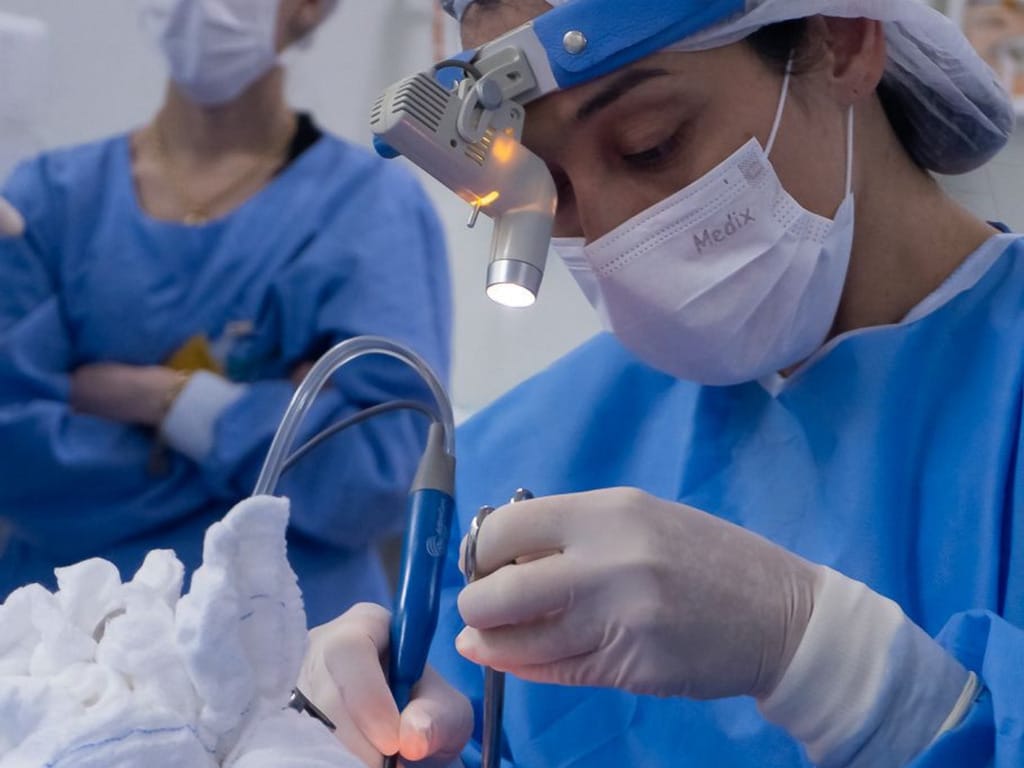 Tacchini adota técnica inovadora de cirurgia para remoção de adenoide e amígdalas.