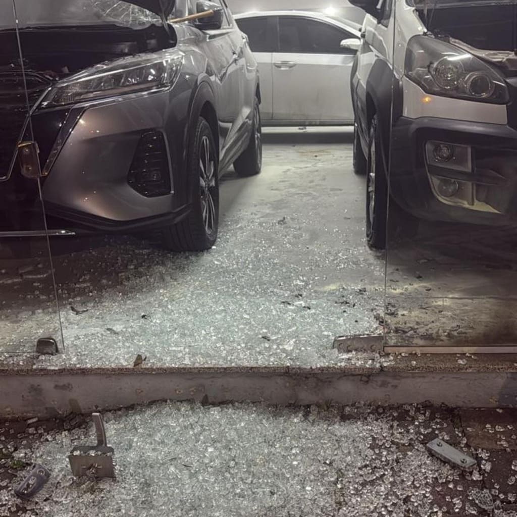 Incêndio criminoso em revenda de veículos em Bento Gonçalves.