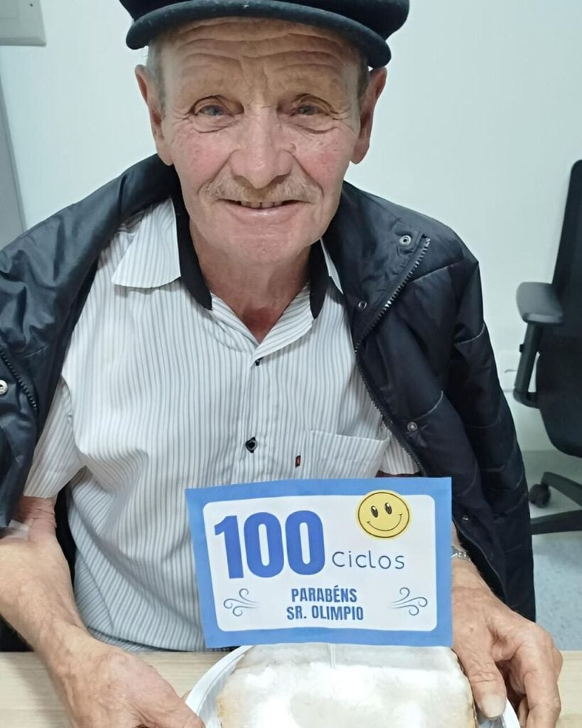 Paciente completa 100 ciclos de tratamento no Tacchini Instituto de Pesquisa.