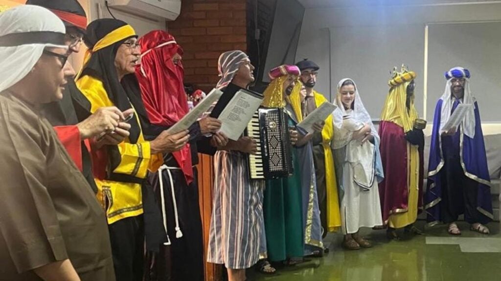 Hospital Tacchini Carlos Barbosa recebe apresentação de Terno de Reis.
