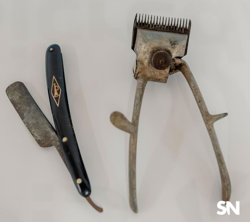 Navalha e máquina de cortar cabelo que pertenceram a Aldo Greselle. Acervo: Luís José Greselle.