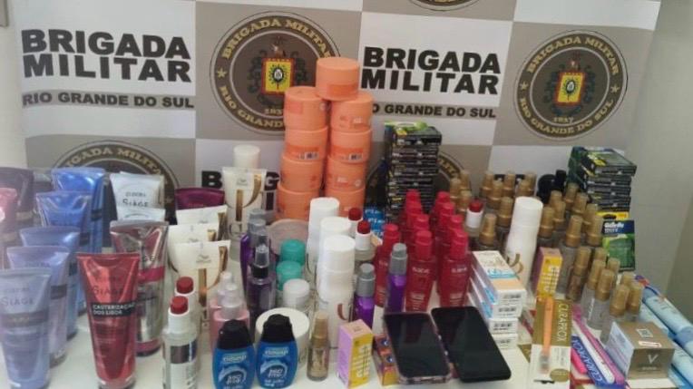 Três mulheres e um homem foram presos após furtos em Bento Gonçalves e na Serra Gaúcha.