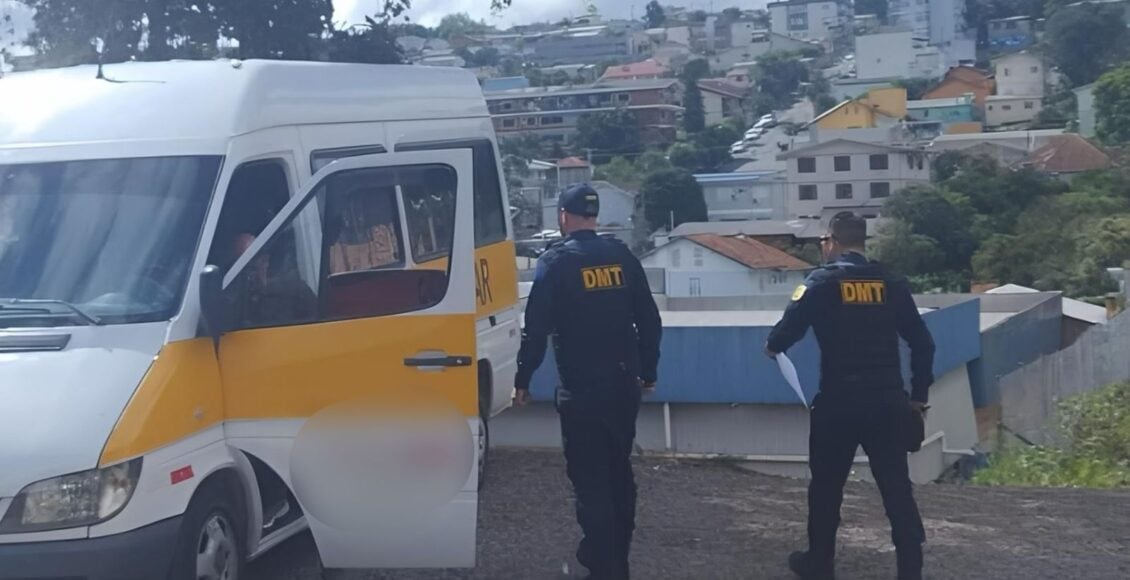 DMT realiza operação de fiscalização de transporte escolar em Bento Gonçalves