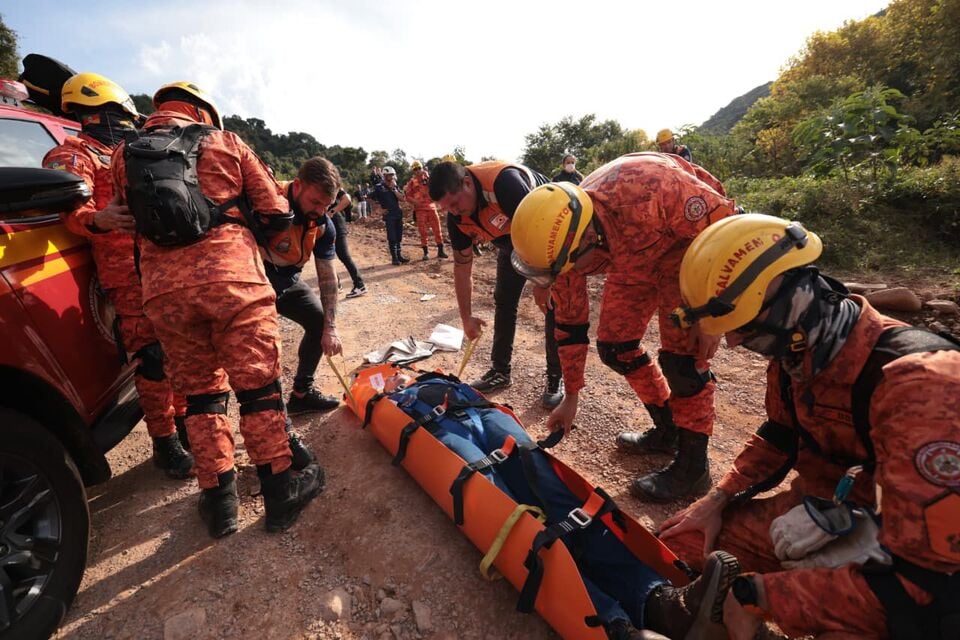 Exercício coordenado pela Defesa Civil reuniu cerca de 450 profissionais no Bairro Zatt e testou protocolos para desastres naturais.