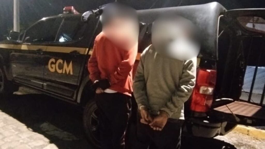 GCM prende dois homens por tráfico de drogas em Bento Gonçalves.