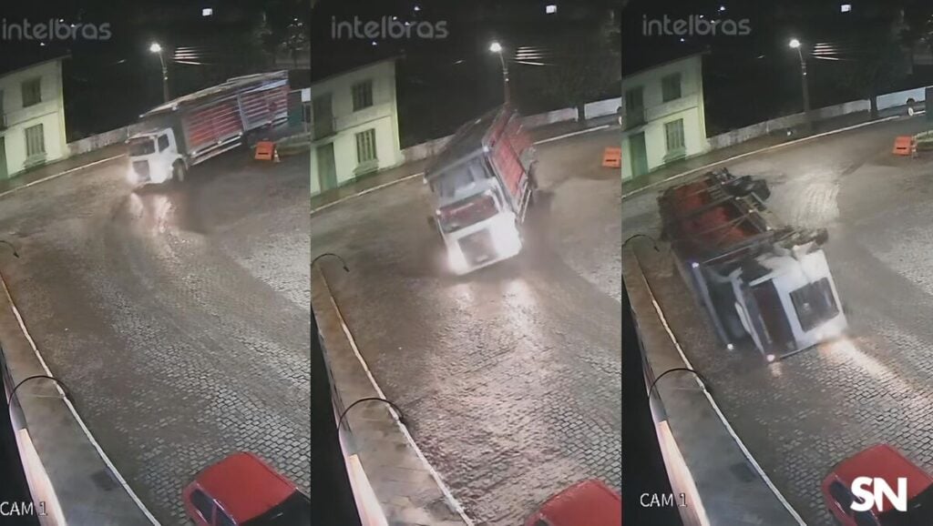 Caminhão de frango tomba no Centro de Cotiporã.