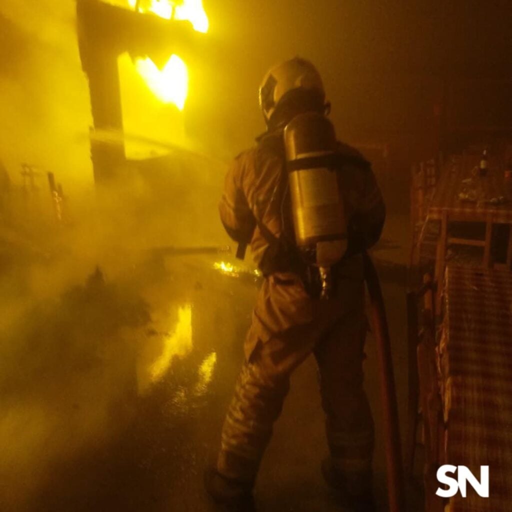 Incêndio atinge Pavilhão B da ExpoBento e Fenavinho em Bento Gonçalves.