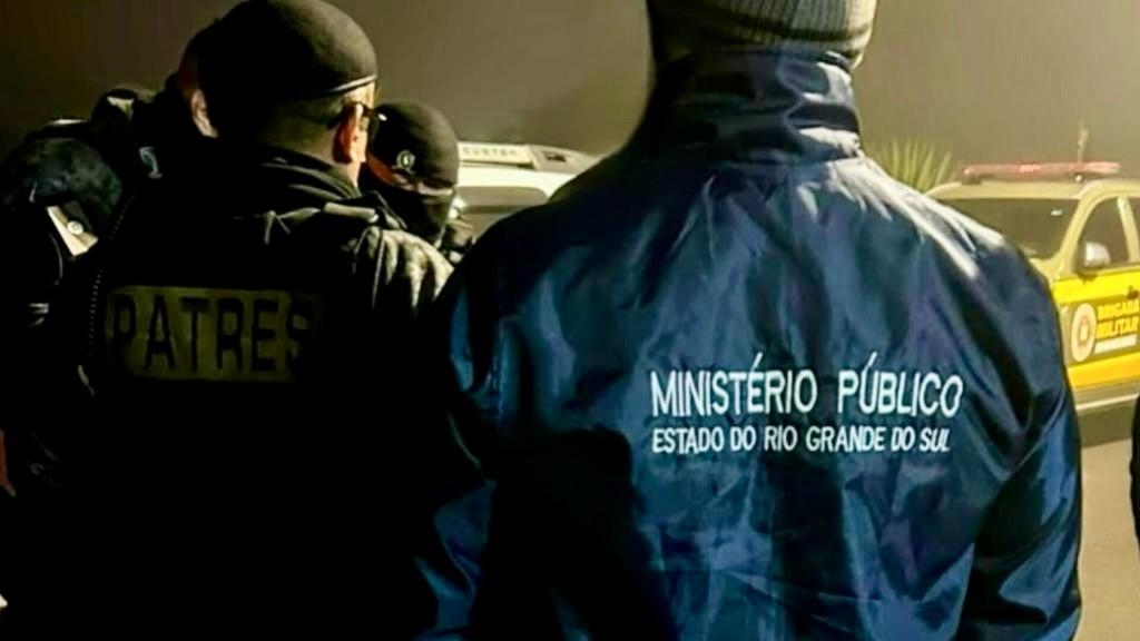 Operação Ramsch bloqueia R$ 5 milhões e apreende veículos de luxo no RS.