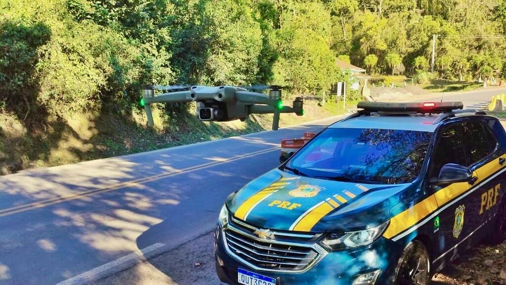 PRF usa drones para fiscalizar a BR-470 na Serra das Antas.