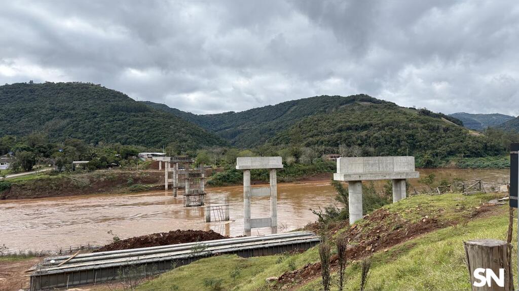 Ponte de Santa Bárbara: construção da nova estrutura começou há um ano
