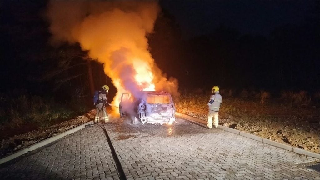 Jeep Renegade de Boroto foi encontrado incendiado no bairro Vila Nova, em Bento Gonçalves.