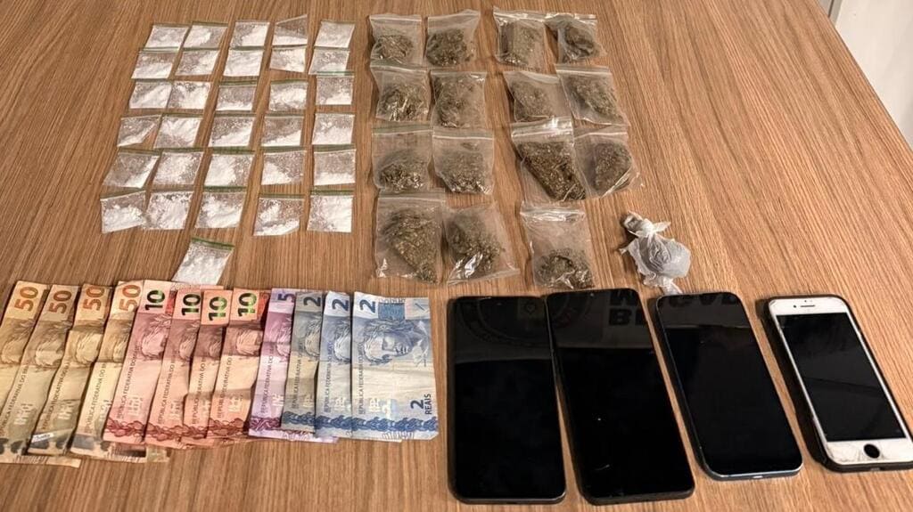 Homem é preso e três adolescentes são apreendidos com drogas em Garibaldi.