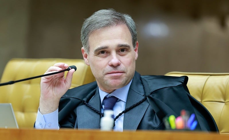 Mendonça quer que STF analise conversas de Daniel Vorcaro e Alexandre de Moraes.