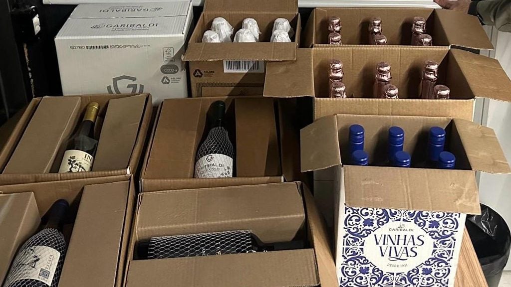 Homem é preso por furtar vinhos e espumantes em Garibaldi.