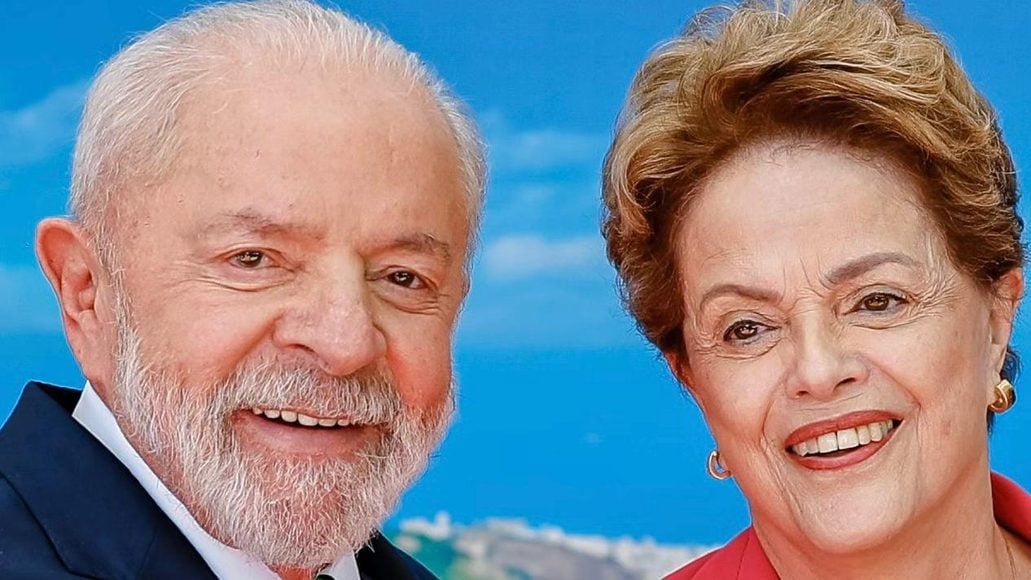 Dois dias após reeleição, governo Lula publica indenização para Dilma Rousseff