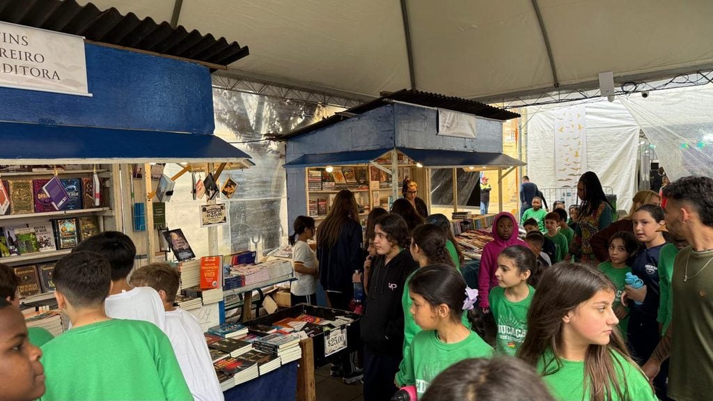 Feira do Livro de Bento Gonçalves chega aos últimos dias.