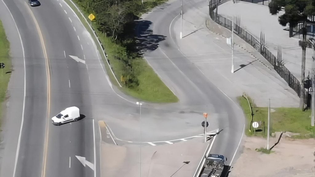 PRF usa drones na fiscalização da BR-470.