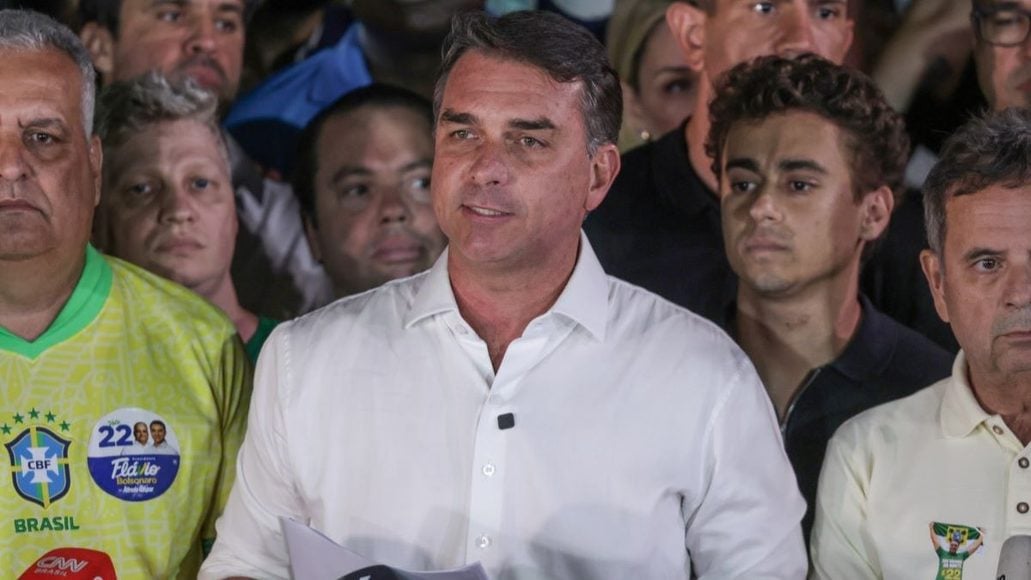 Flávio Bolsonaro diz que vai pedir a cassação da chapa de Lula