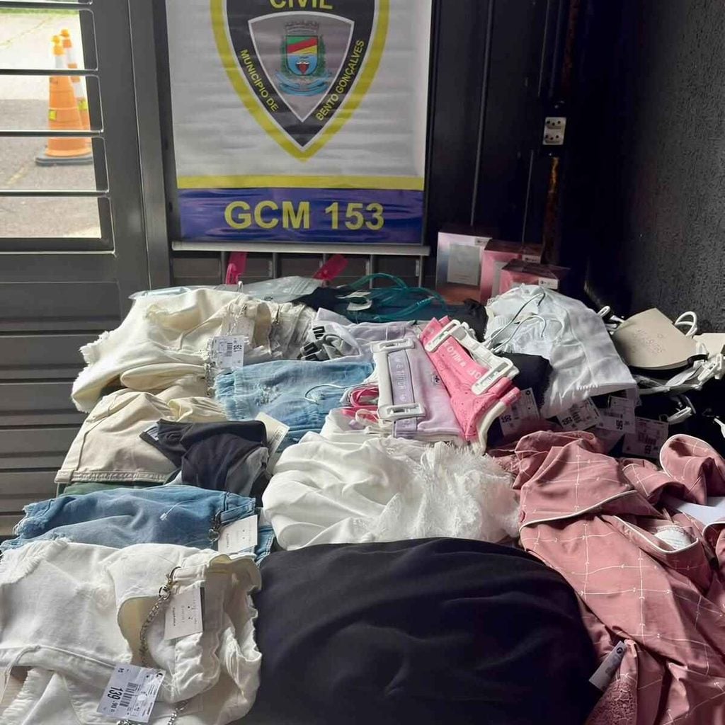 GCM prende três pessoas por furtos no comércio de Bento Gonçalves.